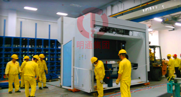 大型數(shù)控折彎機吊裝卸車移位服務(wù)圖2